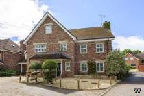 Main Photo of a 7 bedroom  Detached House for sale