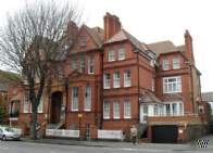 Main Photo of a 4 bedroom  Maisonette to rent