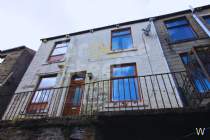 Main Photo of a 2 bedroom  End of Terrace House to rent