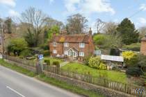 Main Photo of a 4 bedroom  Cottage for sale