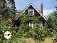 Main Photo of a 2 bedroom  Detached House for sale