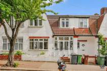 Main Photo of a 3 bedroom  Terraced House for sale
