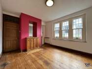 Main Photo of a 2 bedroom  Flat to rent