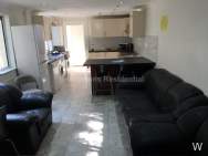 Main Photo of a 6 bedroom  End of Terrace House to rent
