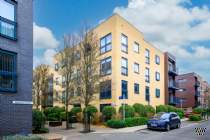 Main Photo of a 2 bedroom  Flat for sale