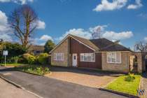 Main Photo of a 4 bedroom  Detached Bungalow for sale