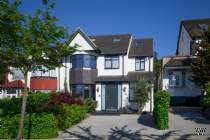 Main Photo of a 4 bedroom  Semi Detached House for sale