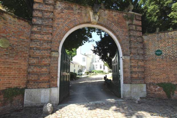 Main Photo
