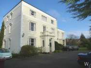 Main Photo of a 2 bedroom  Flat to rent