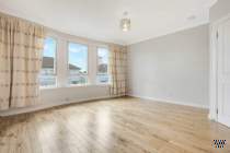Main Photo of a 3 bedroom  Flat to rent