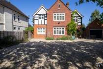 Main Photo of a 5 bedroom  Detached House for sale