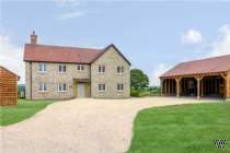Main Photo of a 5 bedroom  Detached House to rent