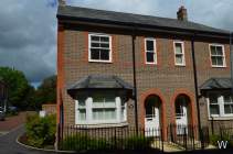 Main Photo of a 4 bedroom  Semi Detached House to rent