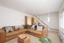 Main Photo of a 4 bedroom  Detached House for sale