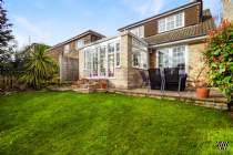 Main Photo of a 4 bedroom  Detached House for sale