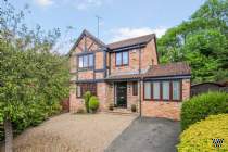 Main Photo of a 4 bedroom  Detached House for sale