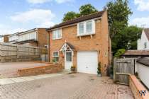 Main Photo of a 4 bedroom  Detached House for sale