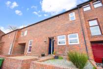 Main Photo of a 3 bedroom  Terraced House to rent