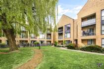 Main Photo of a 2 bedroom  Apartment for sale