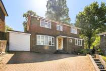 Main Photo of a 4 bedroom  Detached House for sale