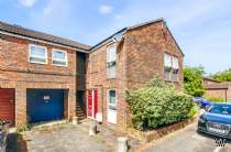 Main Photo of a 2 bedroom  Maisonette for sale