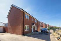 Main Photo of a 4 bedroom  Detached House to rent
