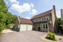 Main Photo of a 4 bedroom  Detached House for sale