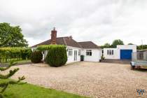 Main Photo of a 3 bedroom  Detached Bungalow for sale