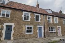 Main Photo of a 1 bedroom  Cottage for sale