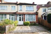 Main Photo of a 3 bedroom  End of Terrace House to rent