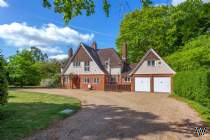 Main Photo of a 4 bedroom  Detached House for sale