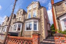Main Photo of a 5 bedroom  End of Terrace House for sale