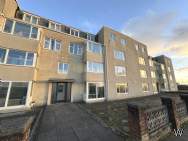 Main Photo of a 2 bedroom  Flat for sale