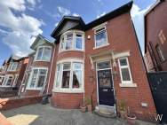 Main Photo of a 4 bedroom  Semi Detached House for sale