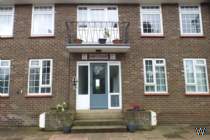 Main Photo of a 2 bedroom  Ground Flat to rent