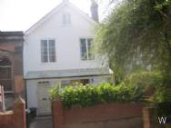 Main Photo of a 2 bedroom  Ground Maisonette to rent