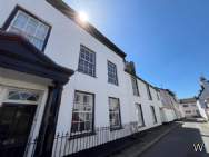 Main Photo of a 3 bedroom  Terraced House to rent