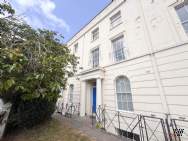 Main Photo of a 2 bedroom  Flat to rent
