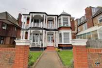 Main Photo of a 3 bedroom  Flat to rent
