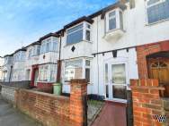 Main Photo of a 3 bedroom  Terraced House to rent