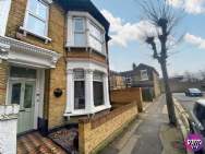 Main Photo of a 2 bedroom  Flat to rent