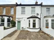 Main Photo of a 2 bedroom  Flat for sale