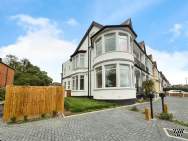 Main Photo of a 2 bedroom  Apartment to rent