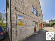 Main Photo of a 2 bedroom  Flat to rent