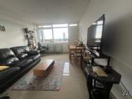 Main Photo of a 3 bedroom  Maisonette to rent