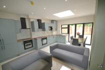 Main Photo of a Terraced House to rent