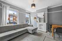 Main Photo of a 4 bedroom  Terraced House to rent