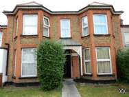 Main Photo of a 2 bedroom  Flat to rent