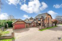 Main Photo of a 5 bedroom  Detached House for sale