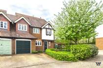 Main Photo of a 3 bedroom  House for sale